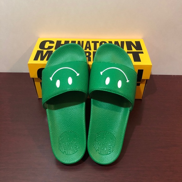 Chinatown Market, Smiley Face Slide, Various Sizes - Picture 2 of 8